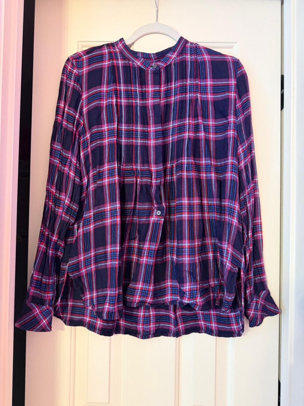 Woman’s GAP Navy and Red Plaid Button-Down Shirt Size Large